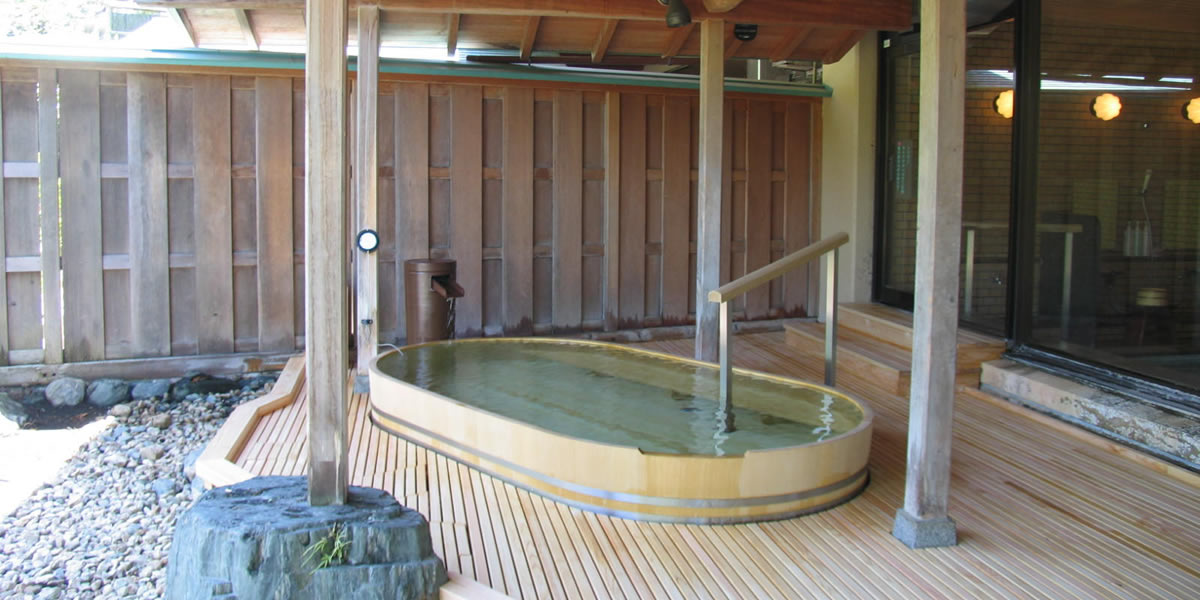 露天風呂（檜風呂）